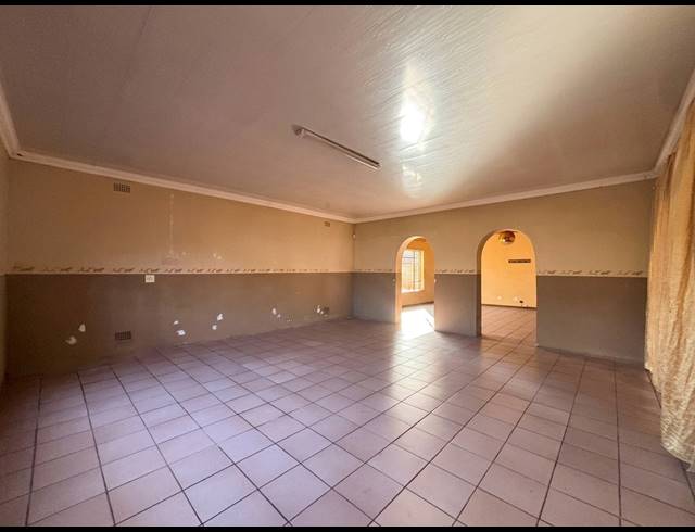 3 BEDROOM HOUSE FOR SALE IN VANDERBIJLPARK SE 6